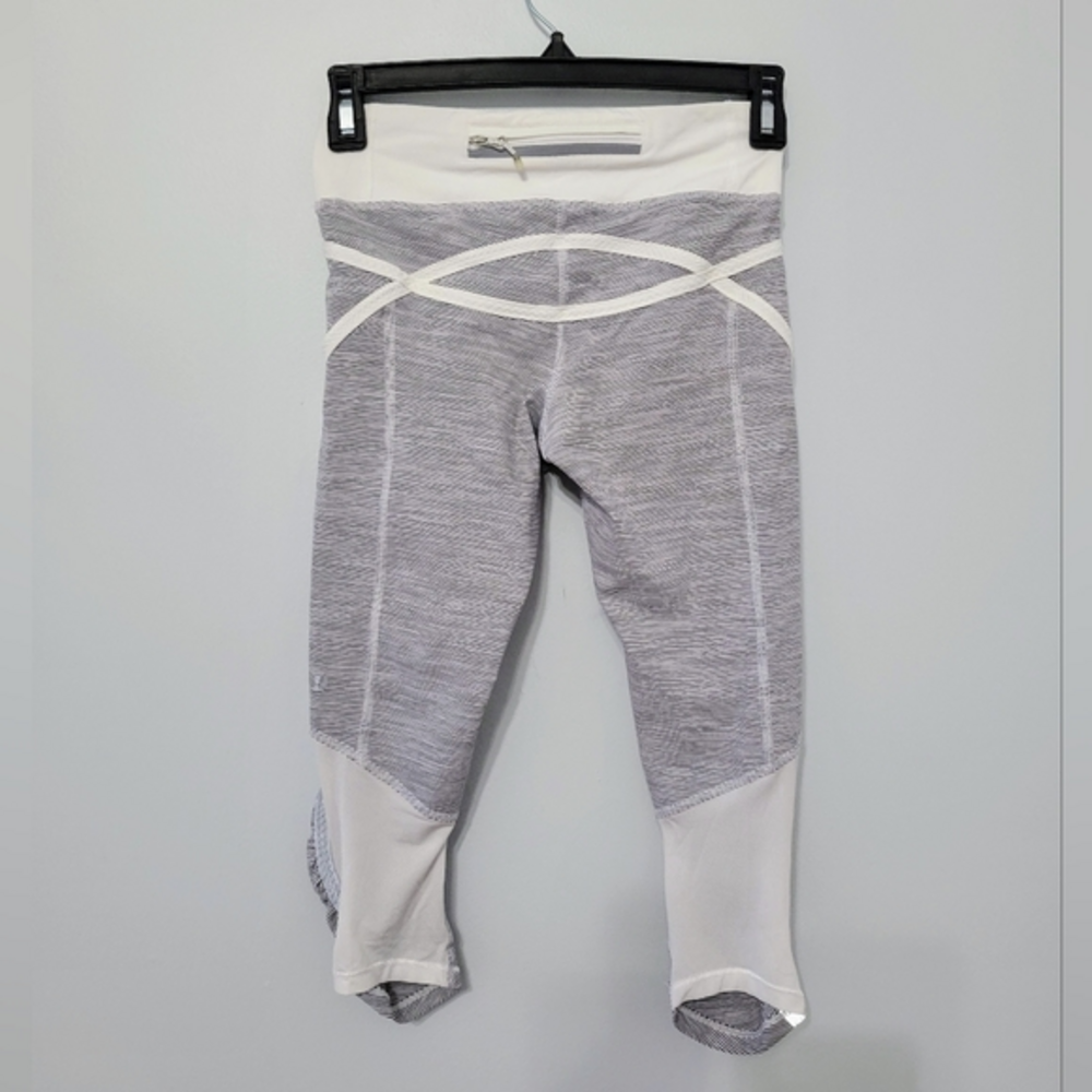 Lululemon Run: Pace‎ Crop Athletic Legging "Wee Are From Space" White Combo Sz 2 - Picture 13 of 14